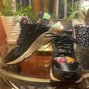 Nike Women's Black Floral Accent Sneakers